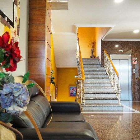 Hotel Humanes ウマネス・デ・マドリード エクステリア 写真