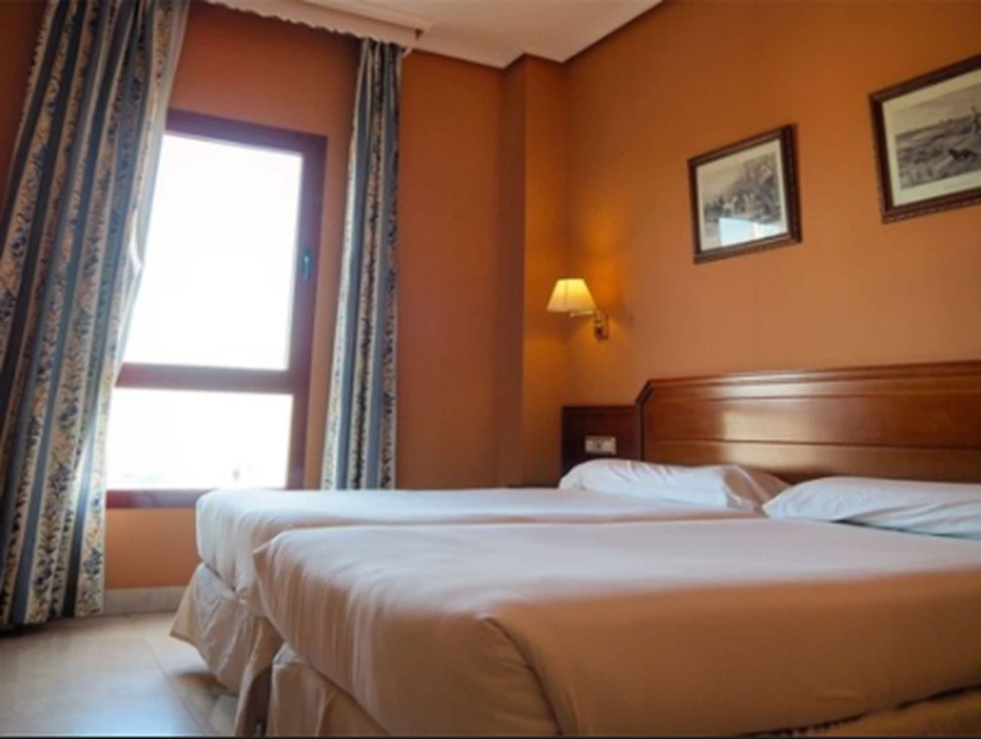 Hotel Humanes ウマネス・デ・マドリード エクステリア 写真