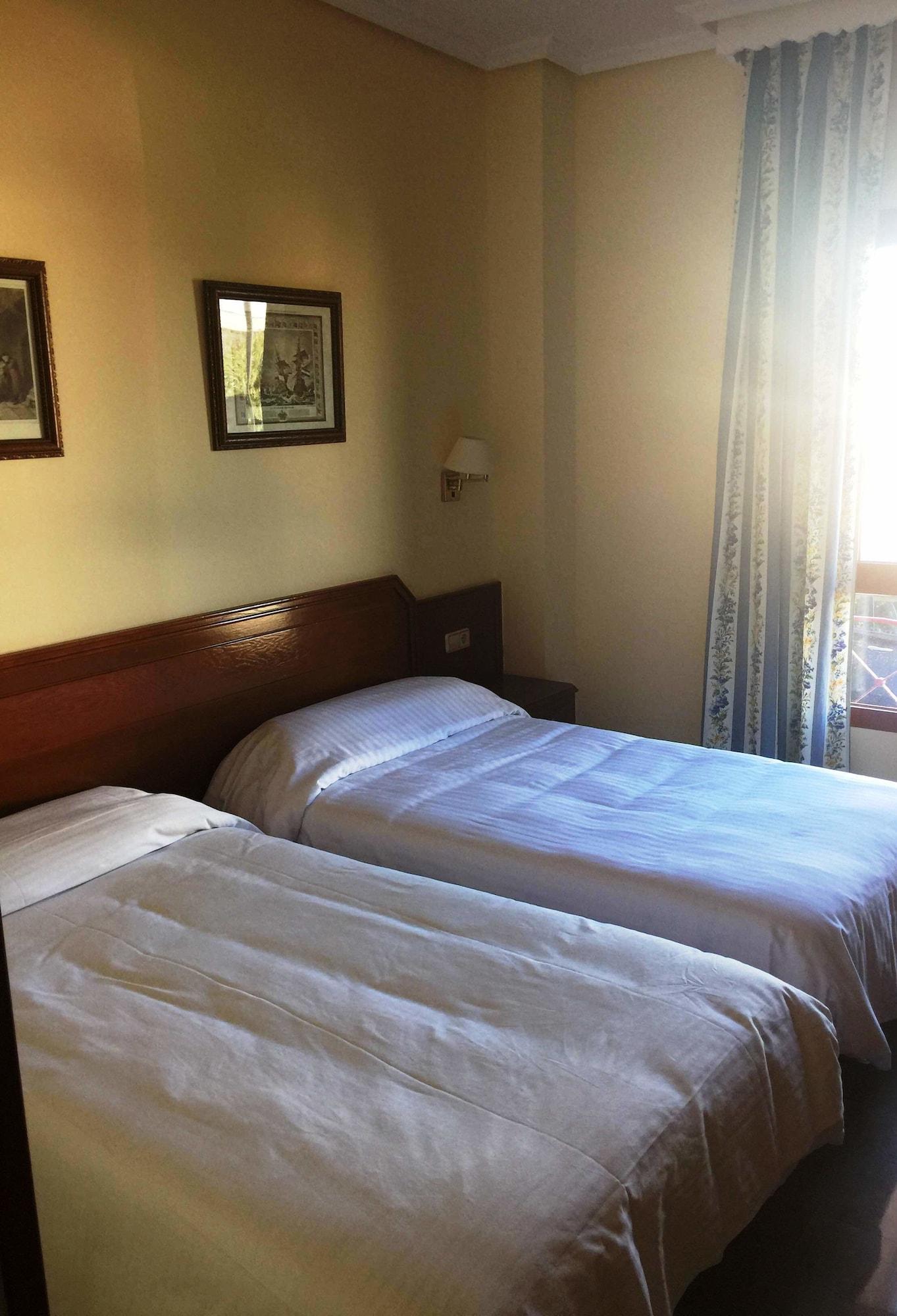 Hotel Humanes ウマネス・デ・マドリード エクステリア 写真