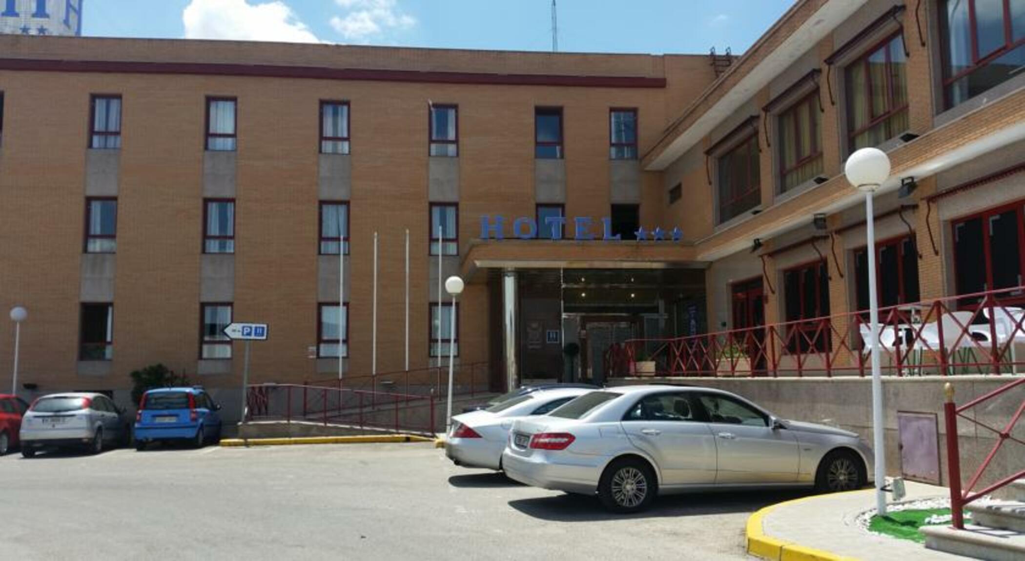 Hotel Humanes ウマネス・デ・マドリード エクステリア 写真