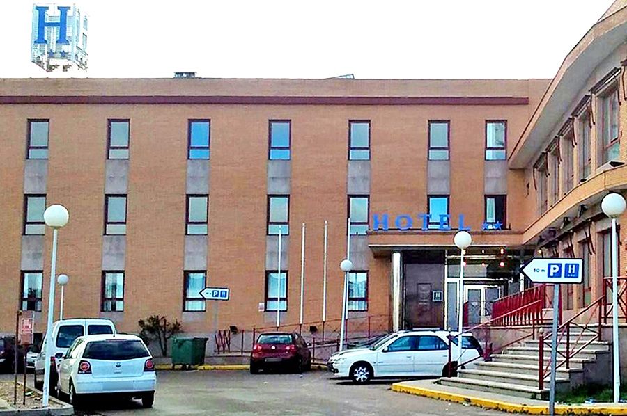Hotel Humanes ウマネス・デ・マドリード エクステリア 写真