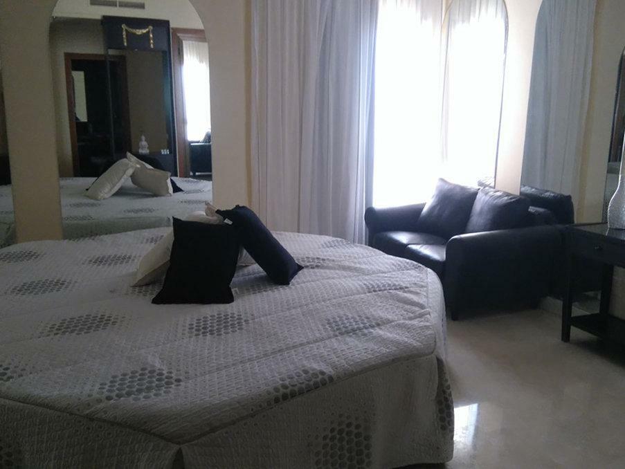 Hotel Humanes ウマネス・デ・マドリード エクステリア 写真